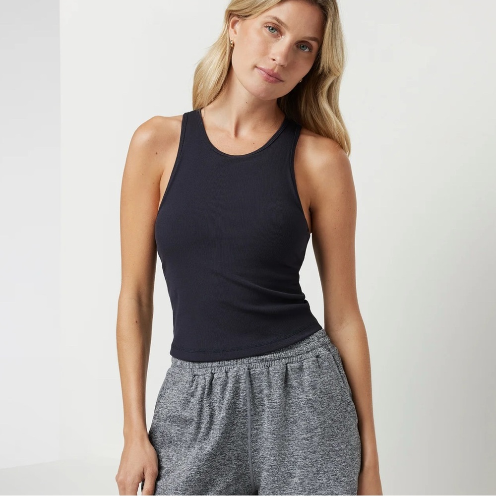 Vuori Pose Plyo Tank Black Size L